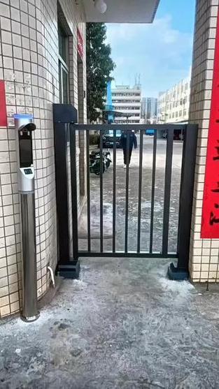 小区出入口定制门首选卡门 深圳包安装，全国包邮，专业栅栏门与平移门厂家